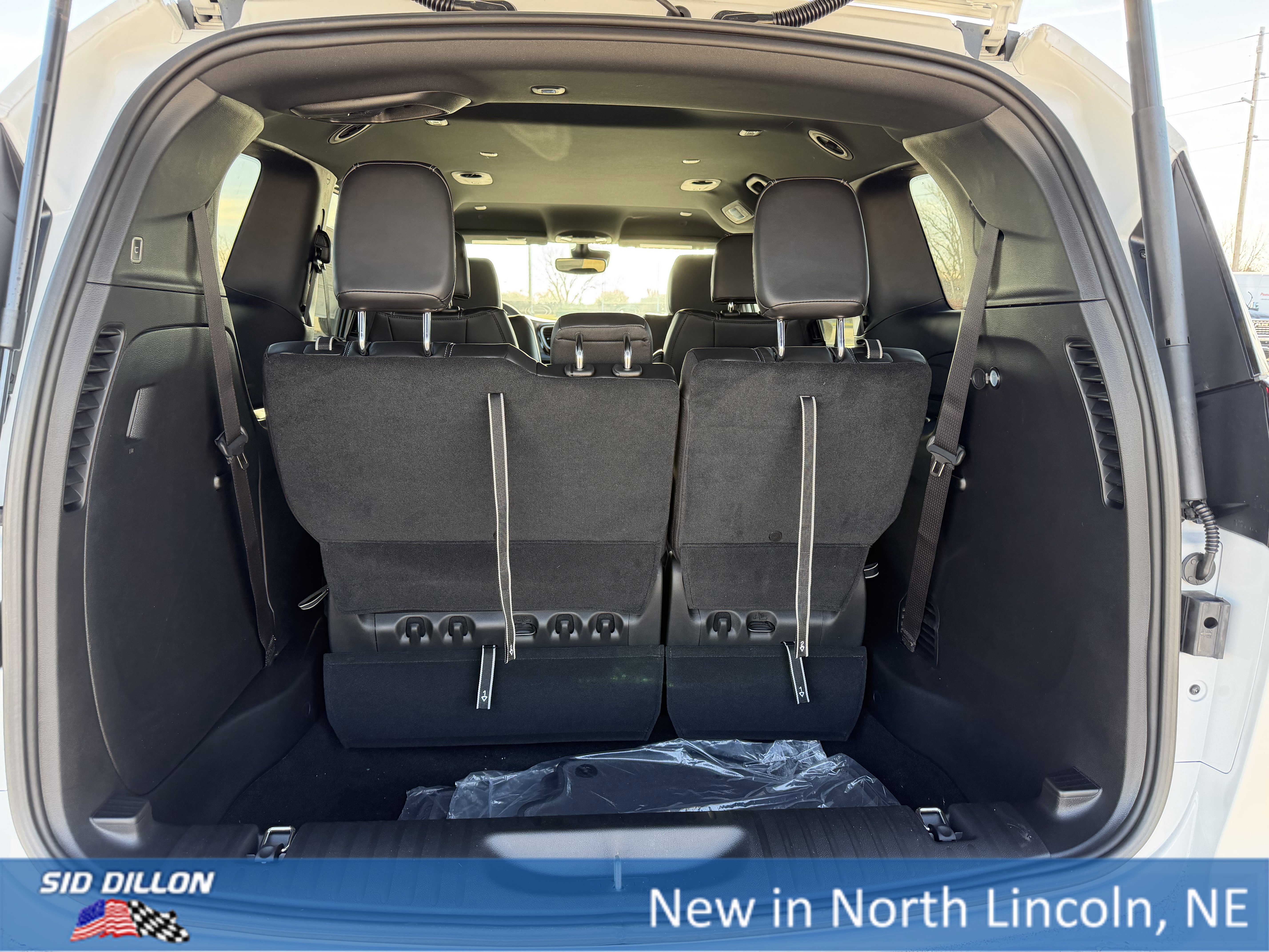 New 2026 Chrysler Pacifica Select w/ S Appearance Package image 7