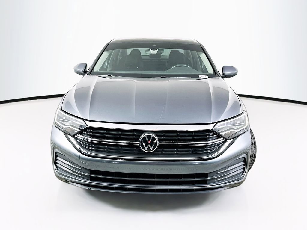 Used 2022 Volkswagen Jetta SE w/ Panoramic Sunroof Package FWD image 5