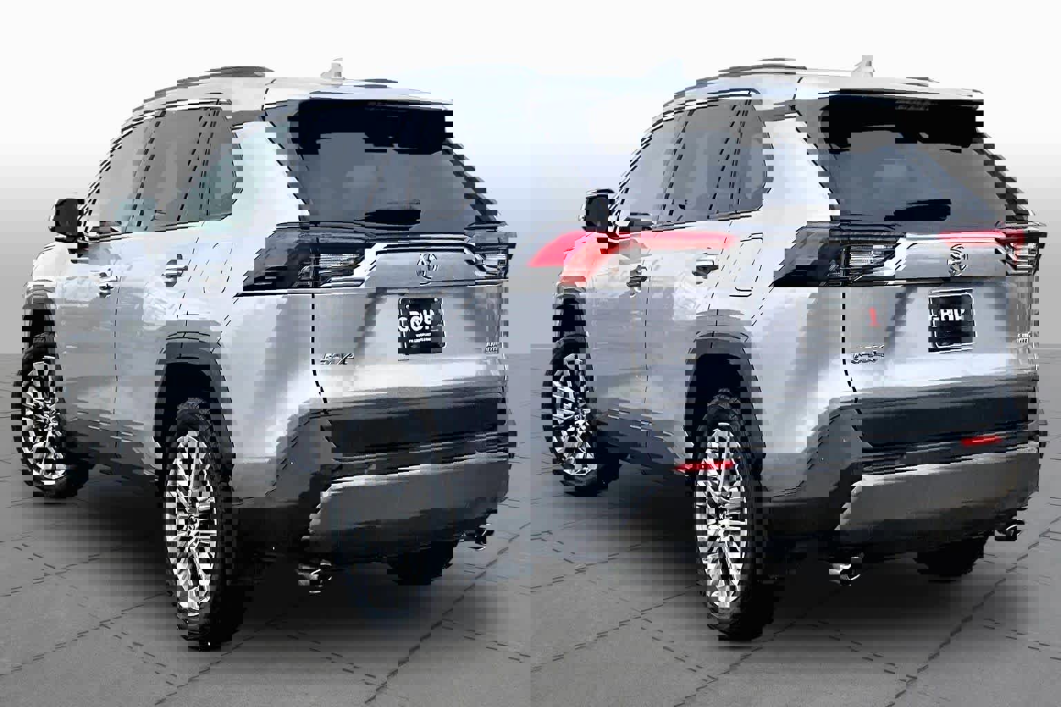 Used 2020 Toyota RAV4 Limited FWD image 11