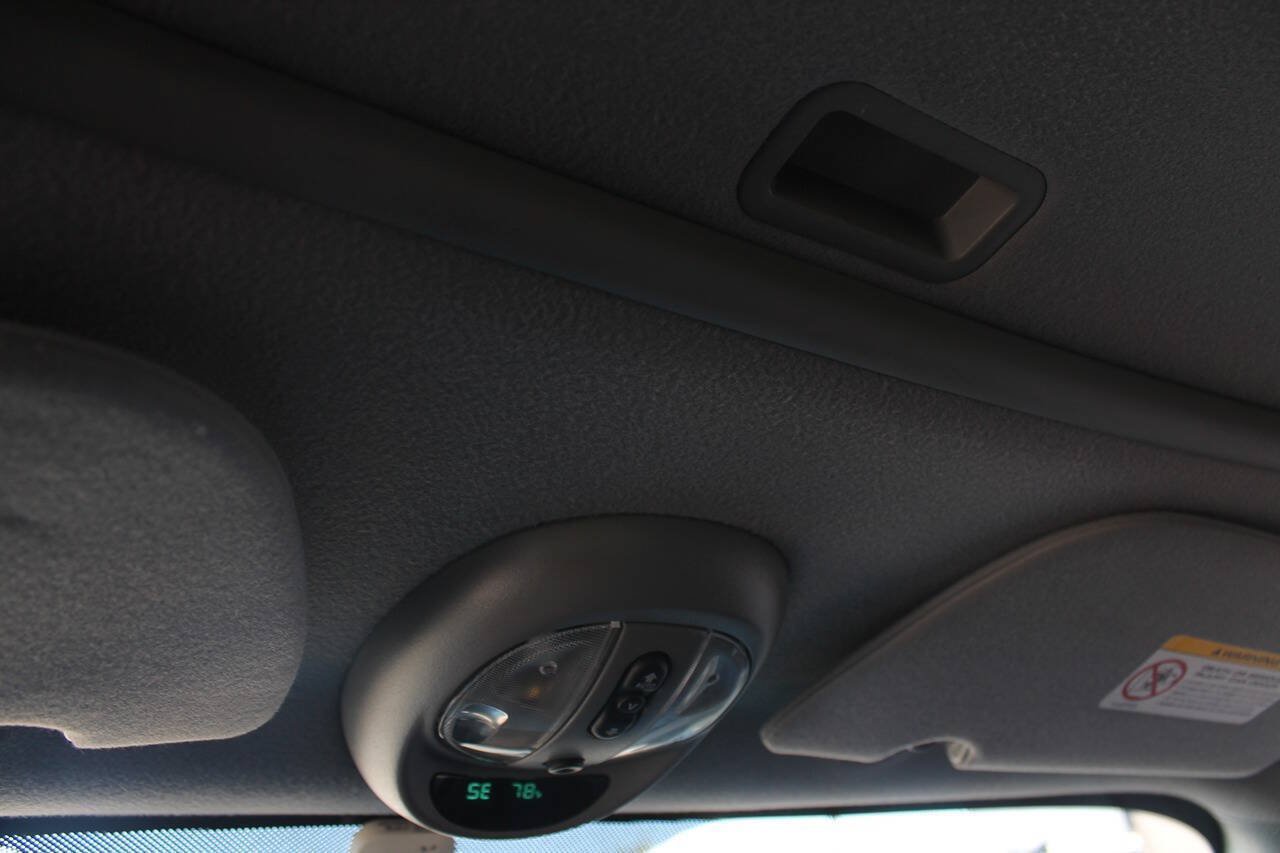 Used 2004 Chrysler PT Cruiser Limited FWD image 39