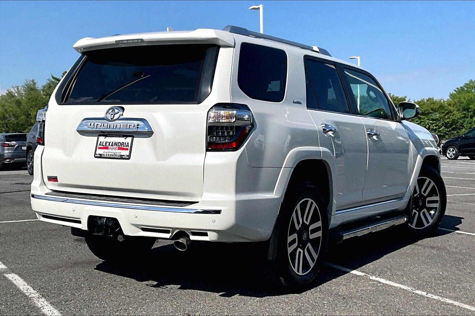 Used 2023 Toyota 4Runner Limited AWD/4WD image 12