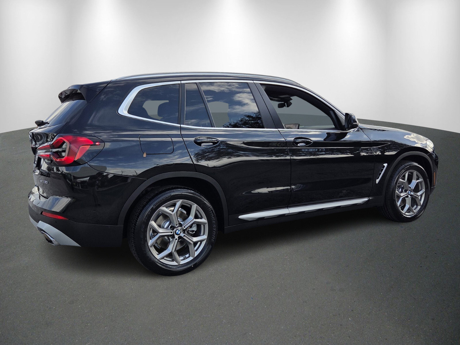 Certified 2024 BMW X3 sDrive30i w/ Premium Package image 7