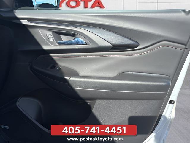 Used 2021 Chevrolet TrailBlazer RS w/ Sun and Liftgate Package AWD/4WD image 9