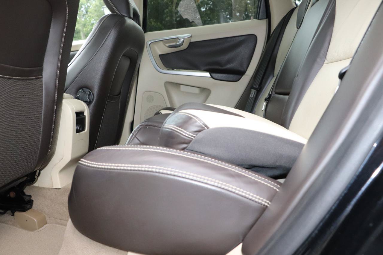 Used 2010 Volvo XC60 T6 AWD/4WD image 23
