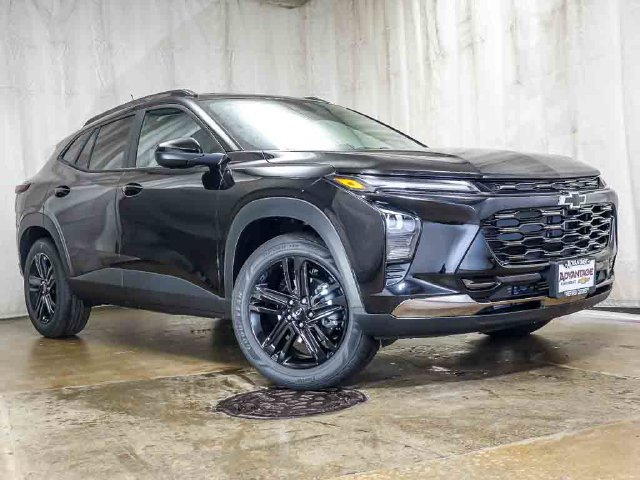 New 2026 Chevrolet Trax ACTIV w/ Sunroof Package FWD image 2