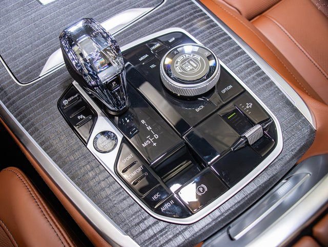 New 2026 BMW ALPINA XB7 AWD/4WD image 19