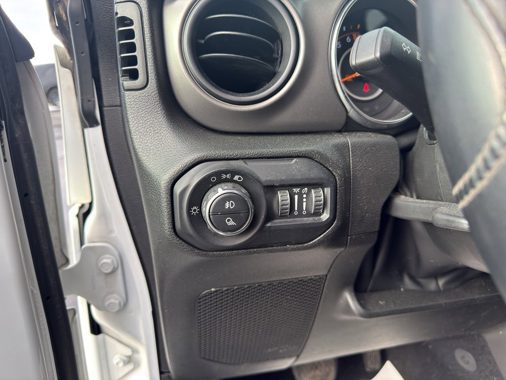 Certified 2022 Jeep Gladiator Sport image 9