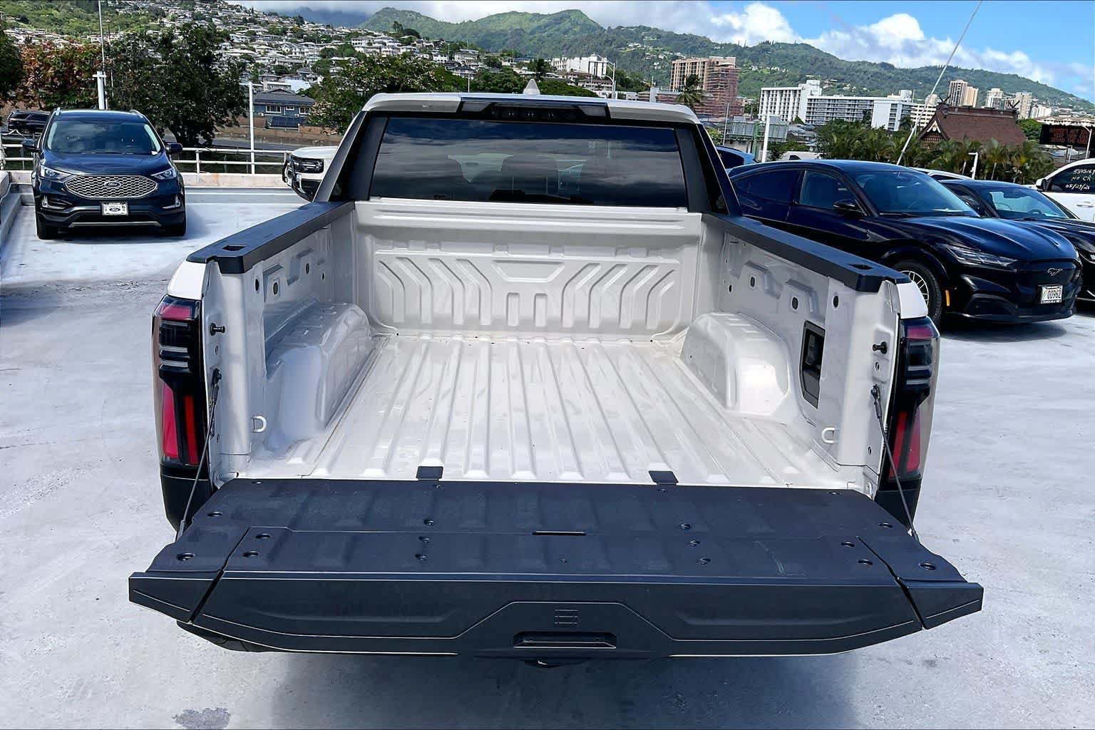 Used 2026 GMC Sierra EV Elevation AWD/4WD image 18