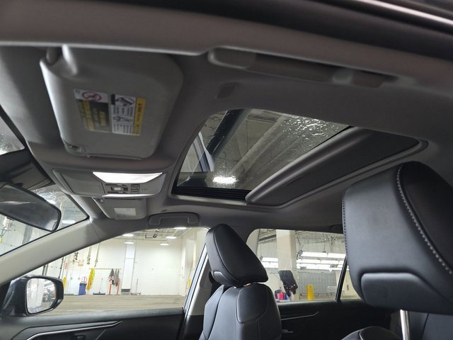 Used 2023 Toyota RAV4 XLE Premium image 39