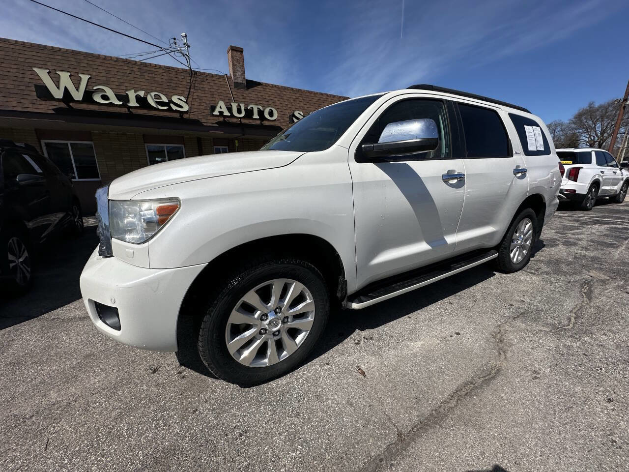 Used 2014 Toyota Sequoia Platinum AWD/4WD image 2