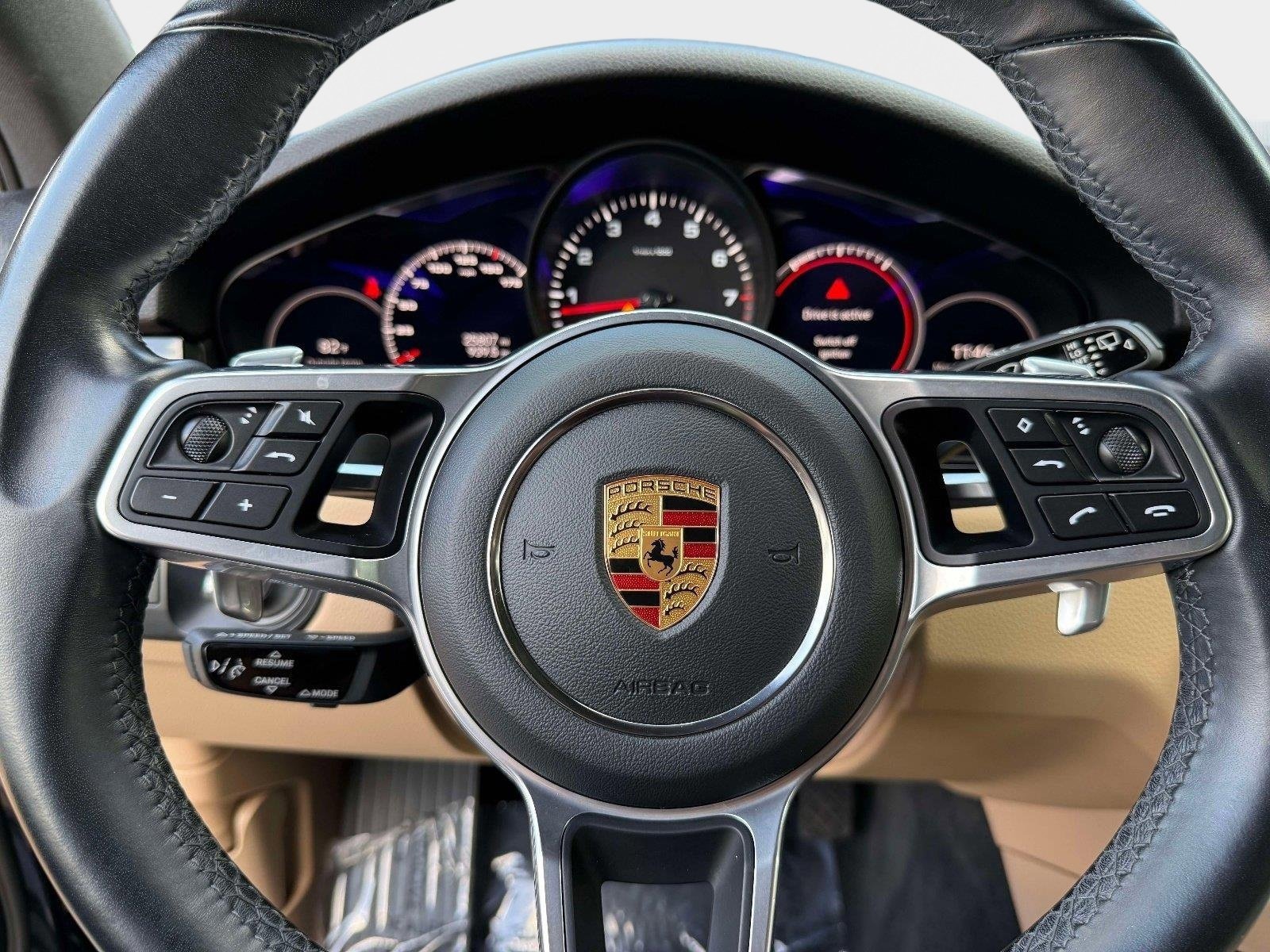 Used 2022 Porsche Cayenne w/ Premium Package image 52