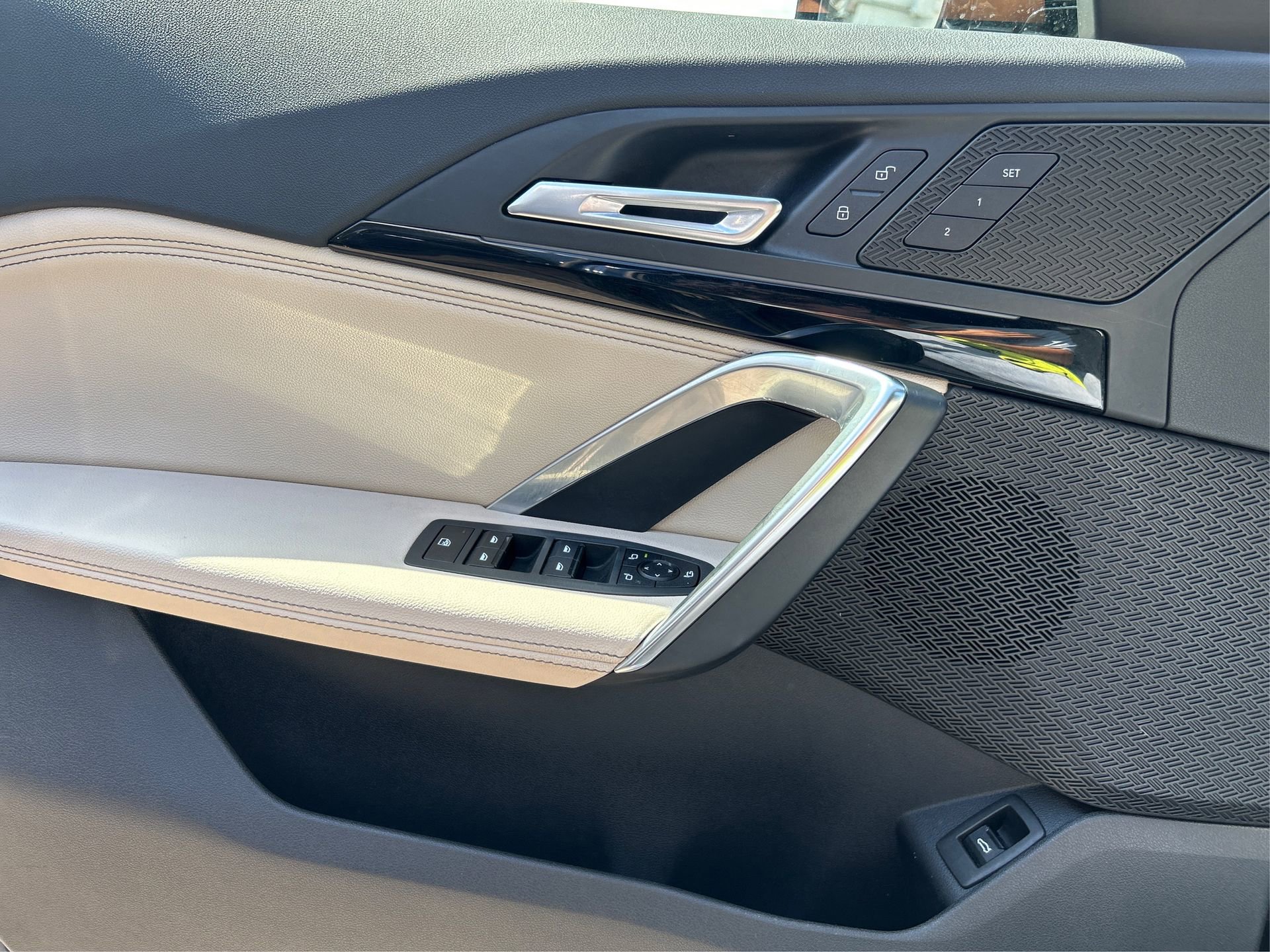 Used 2025 BMW X1 M35i w/ M Sport Professional Package image 24