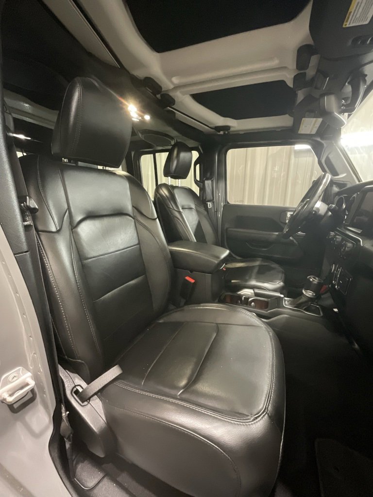 Used 2022 Jeep Wrangler Unlimited Sahara image 13