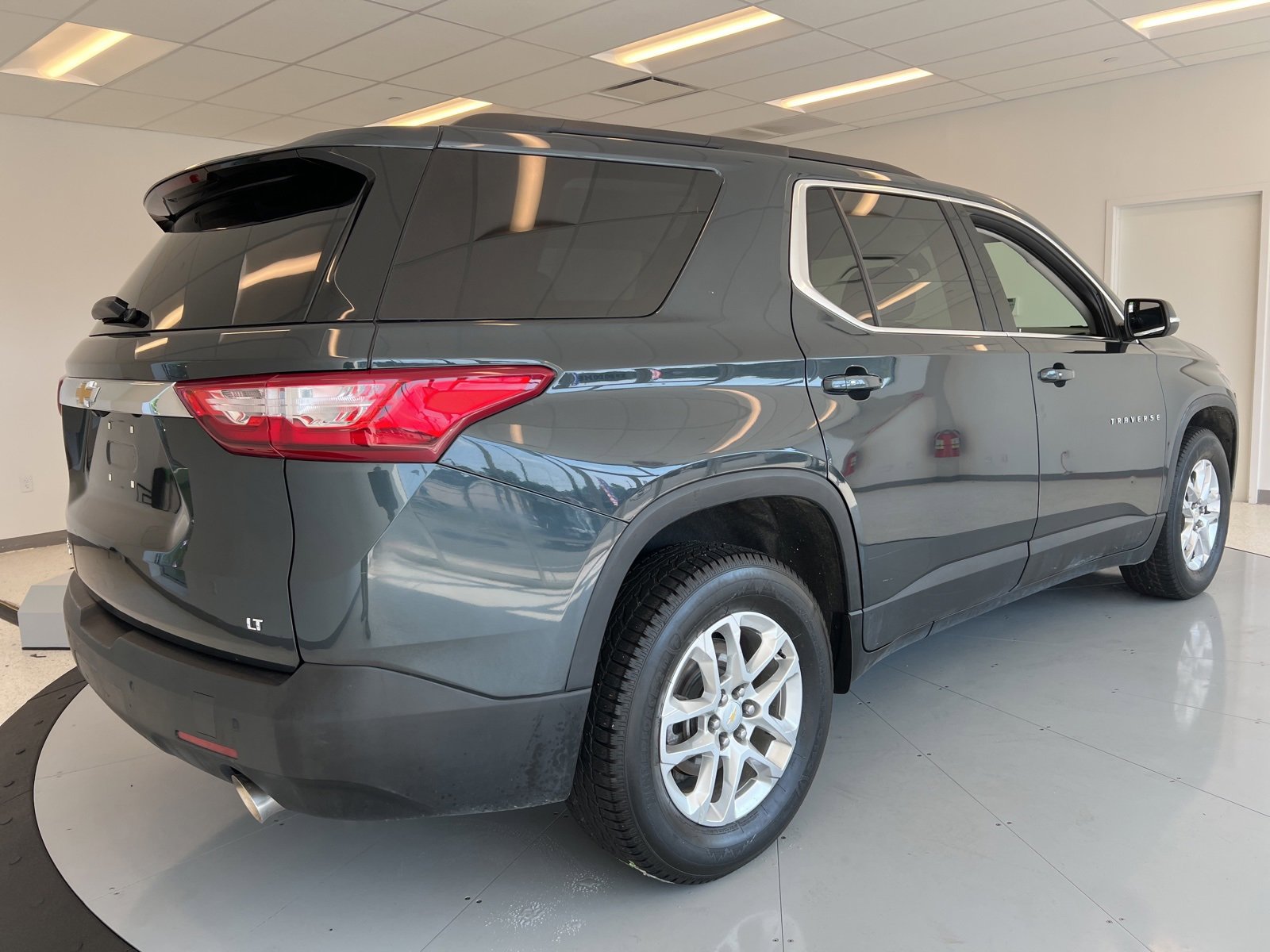 Used 2021 Chevrolet Traverse LT image 7