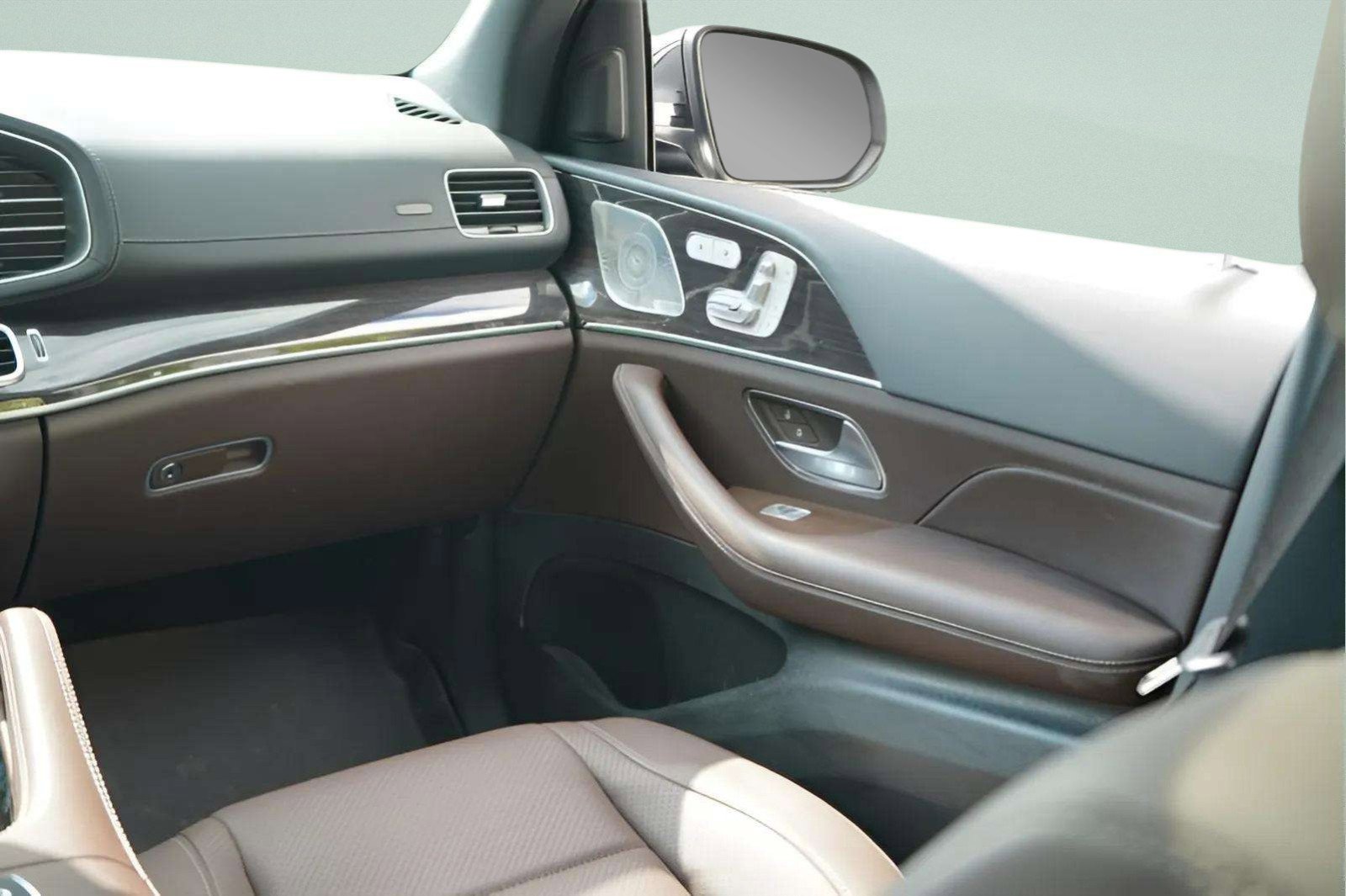 Used 2022 Mercedes-Benz GLS 450 4MATIC image 46