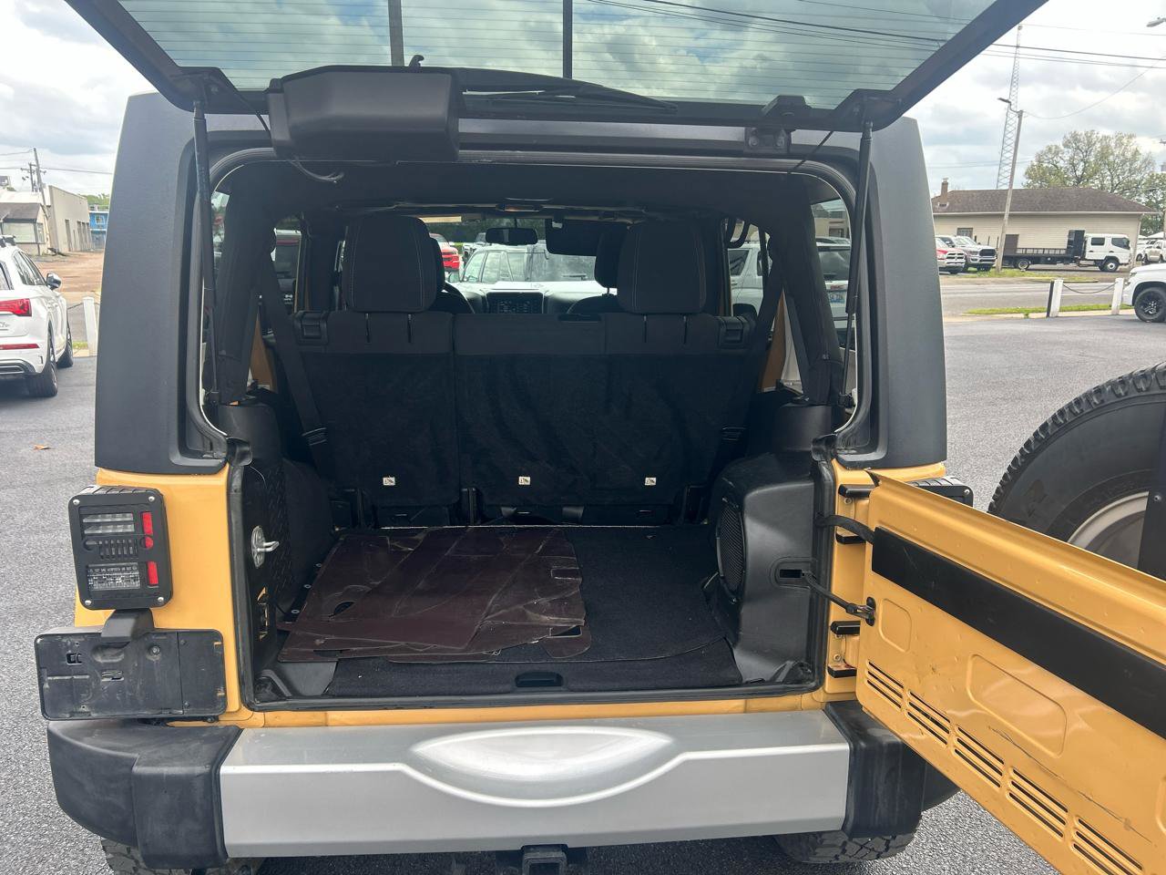 Used 2013 Jeep Wrangler Unlimited Sahara w/ Dual Top Group image 12