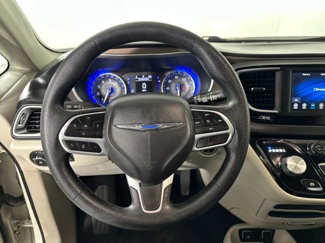 Used 2019 Chrysler Pacifica Touring Plus w/ Tire & Wheel Group image 14