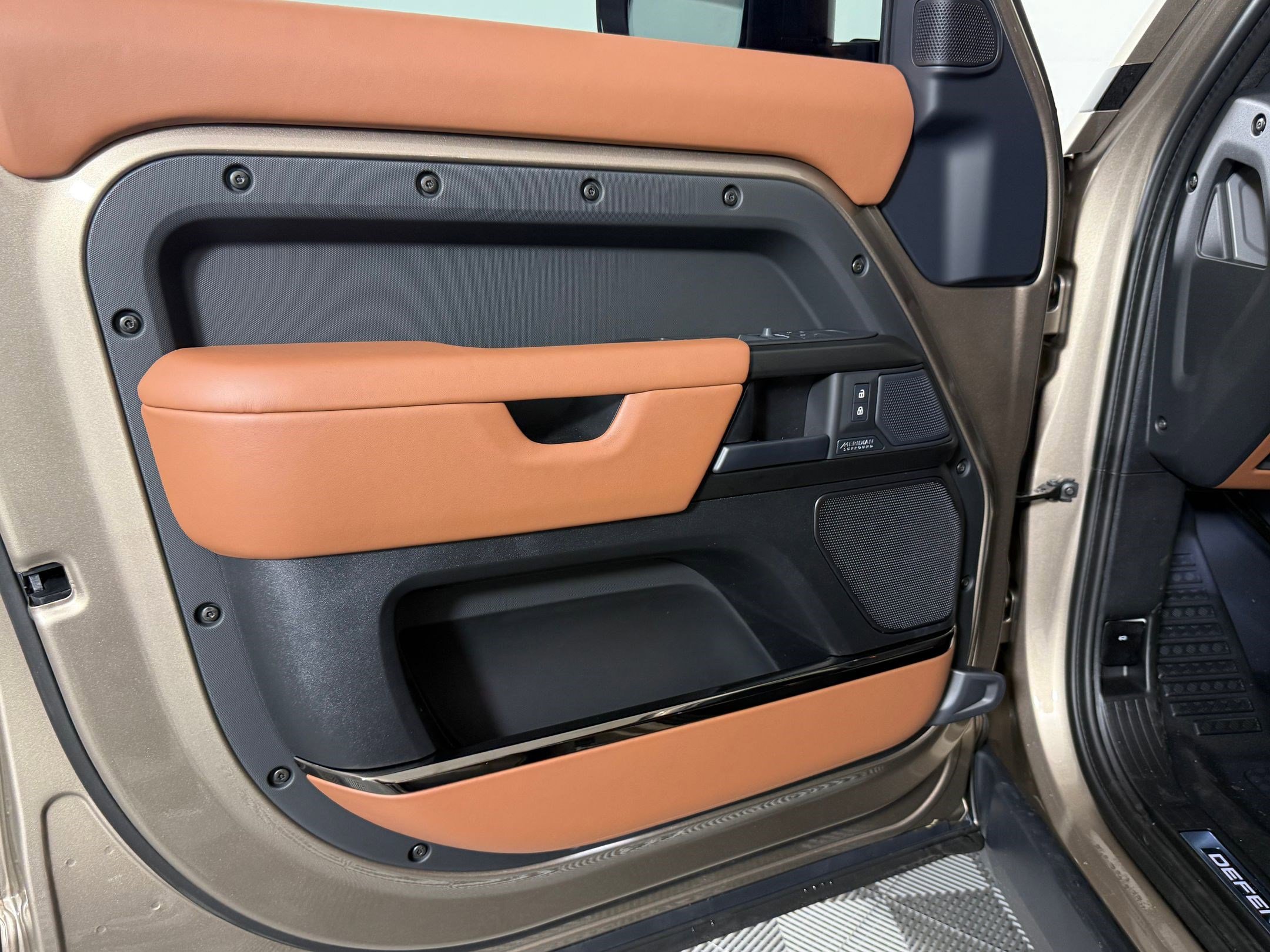 New 2026 Land Rover Defender 110 OCTA AWD/4WD image 14
