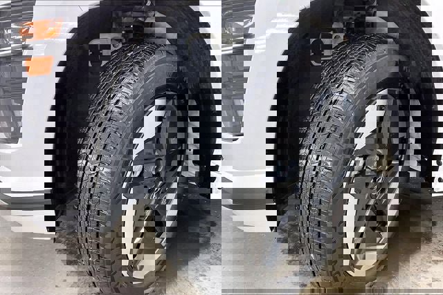 Certified 2024 Hyundai Kona SE image 33