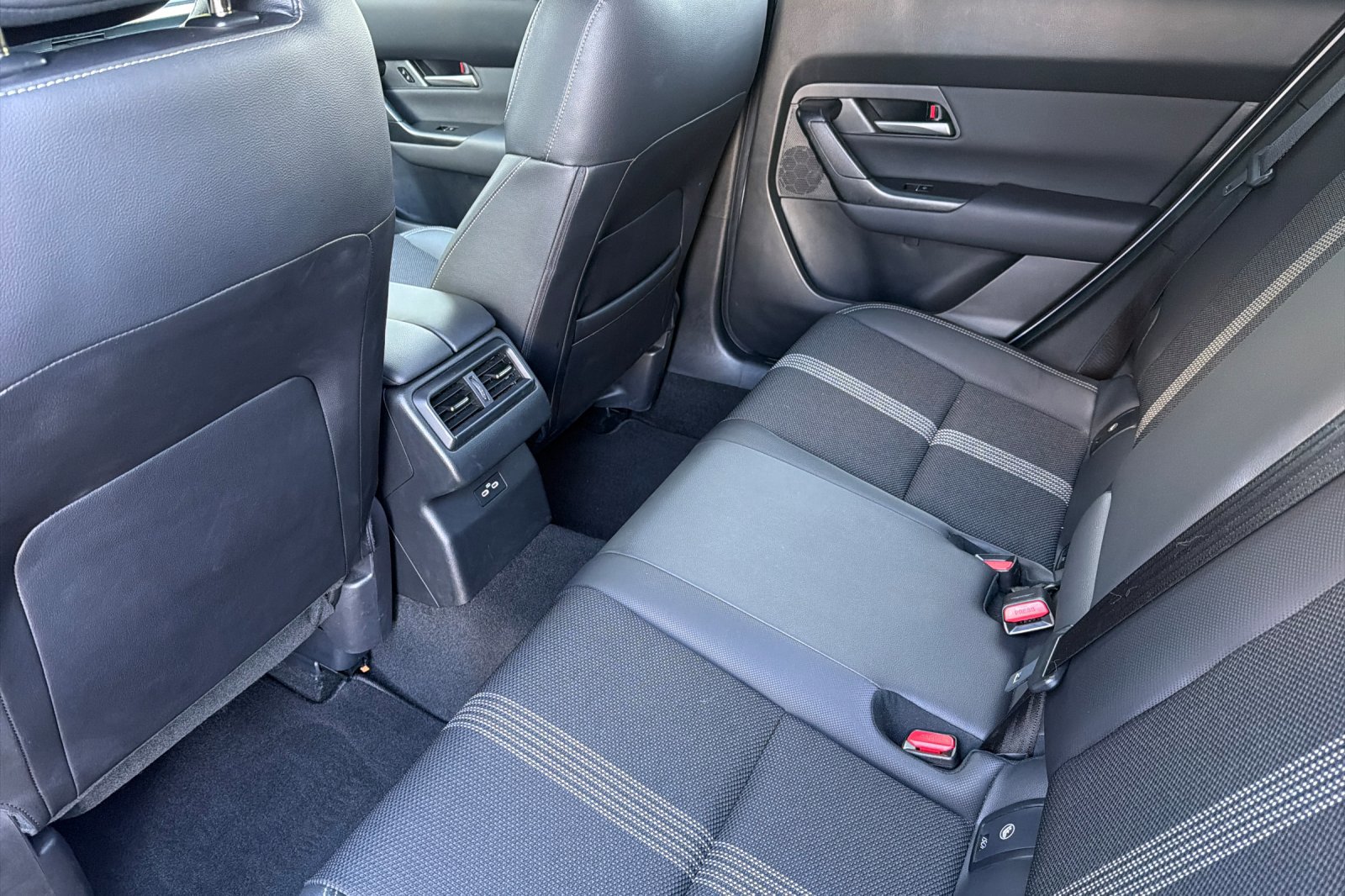 Used 2025 MAZDA CX-50 AWD 2.5 S w/ Preferred Package image 12