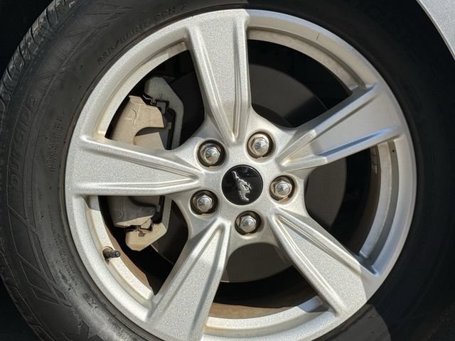 Used 2021 Ford Mustang Coupe RWD image 8