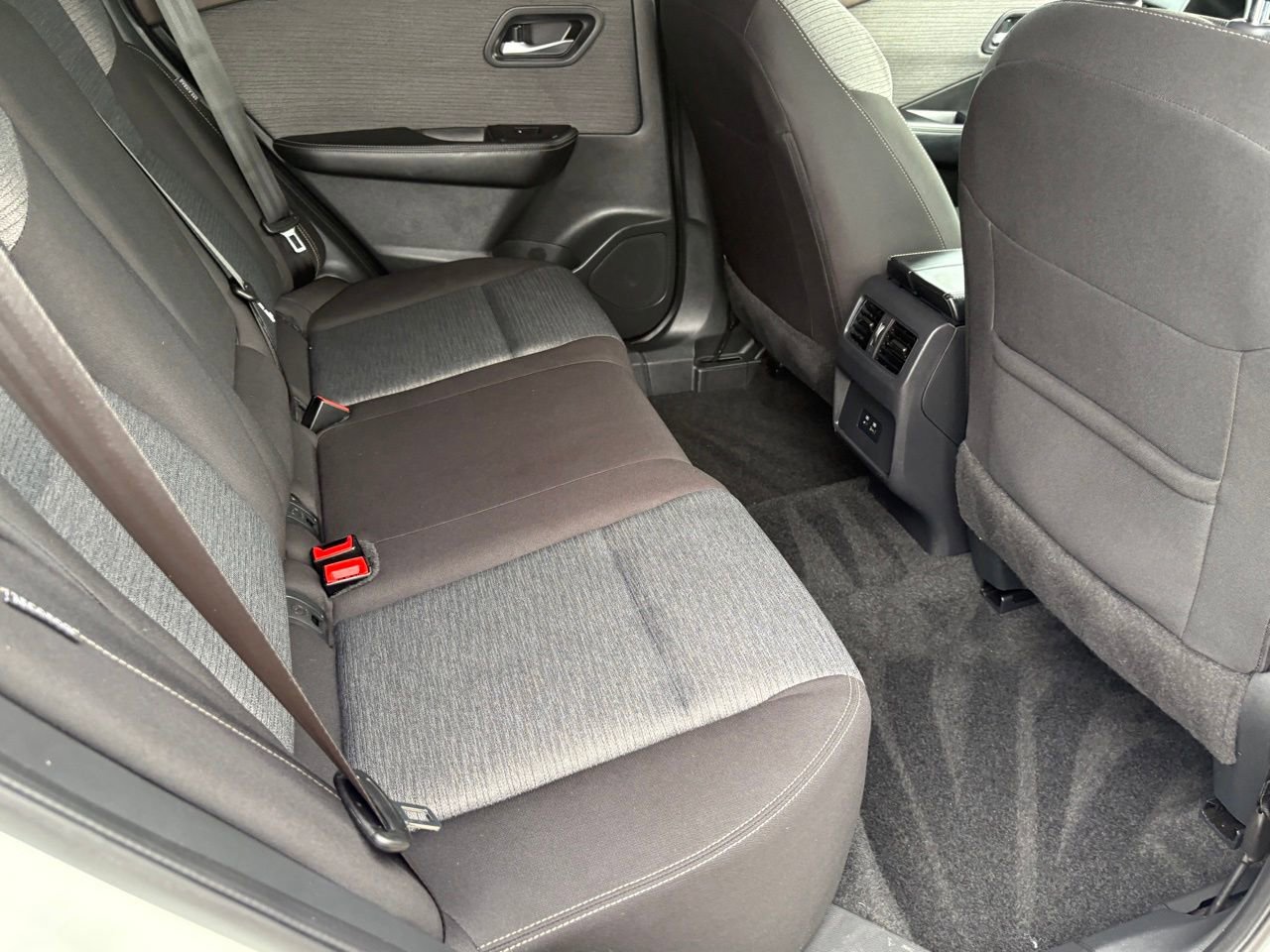 Certified 2023 Nissan Rogue SV image 32