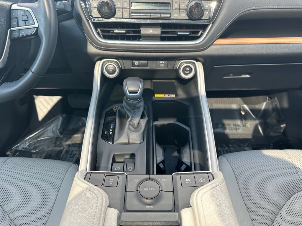 Used 2024 Toyota Grand Highlander AWD Hybrid image 36