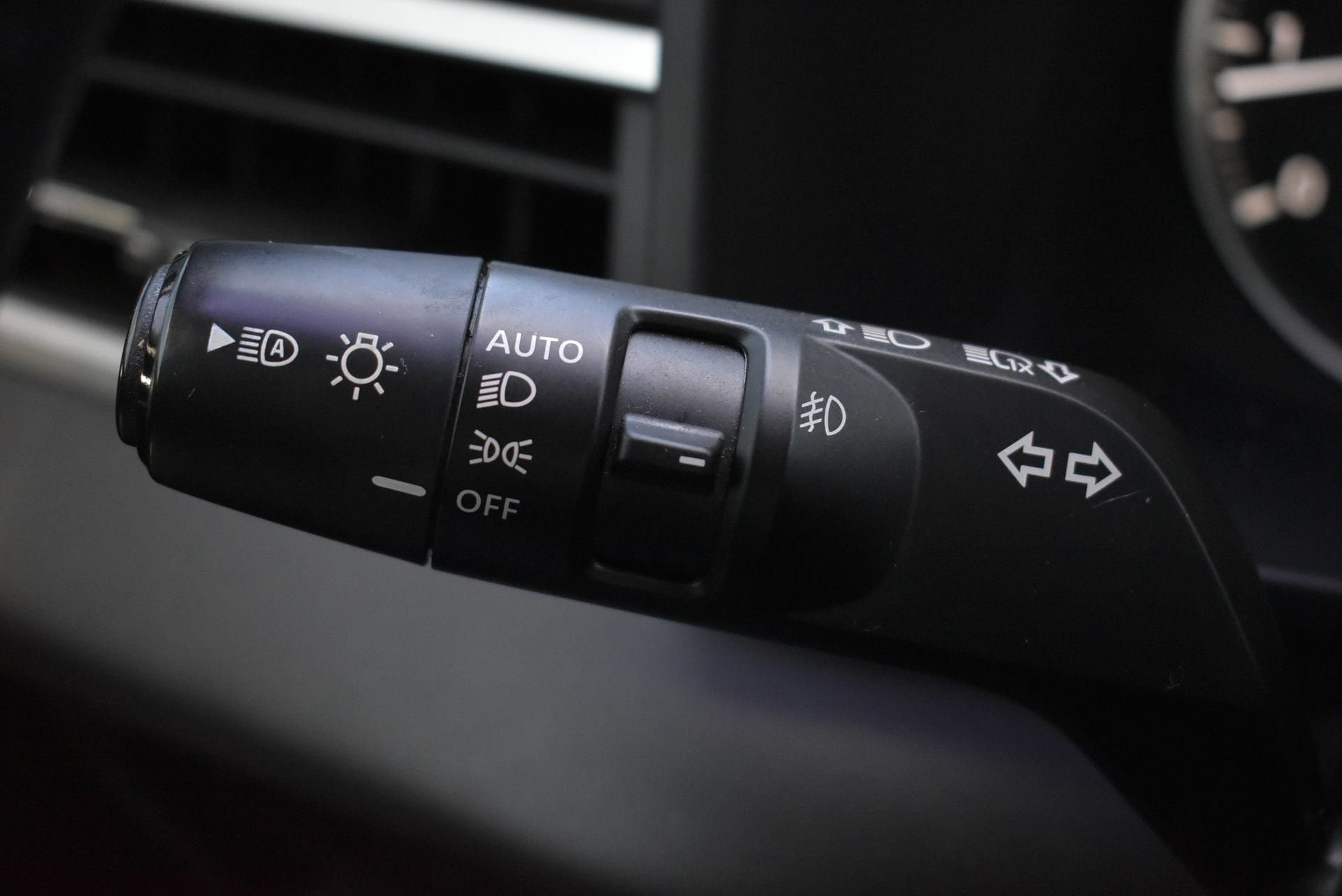 Used 2023 Mitsubishi Outlander SE AWD/4WD image 23