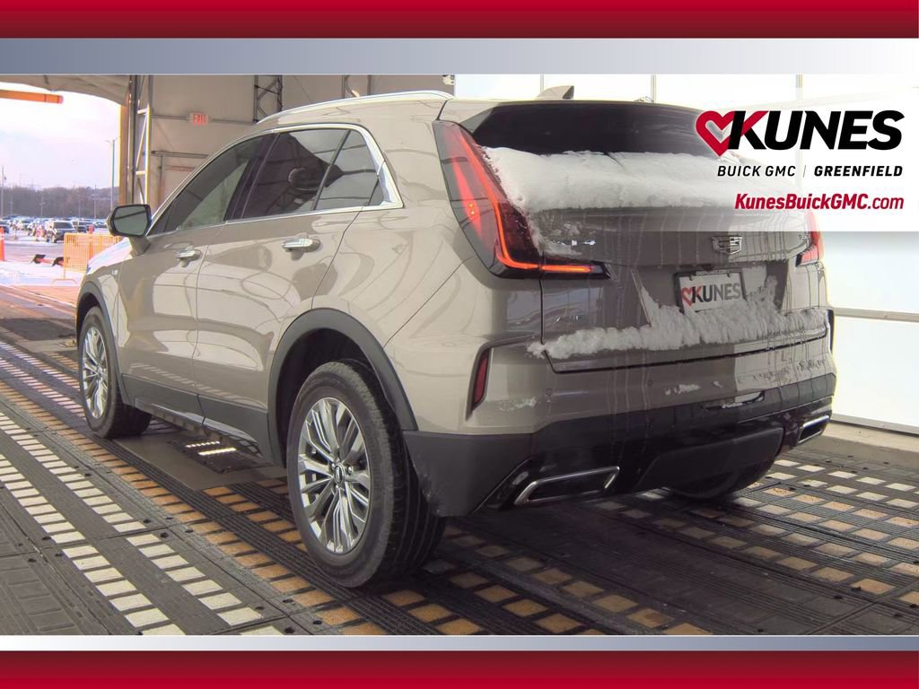 Used 2025 Cadillac XT4 Premium Luxury image 10