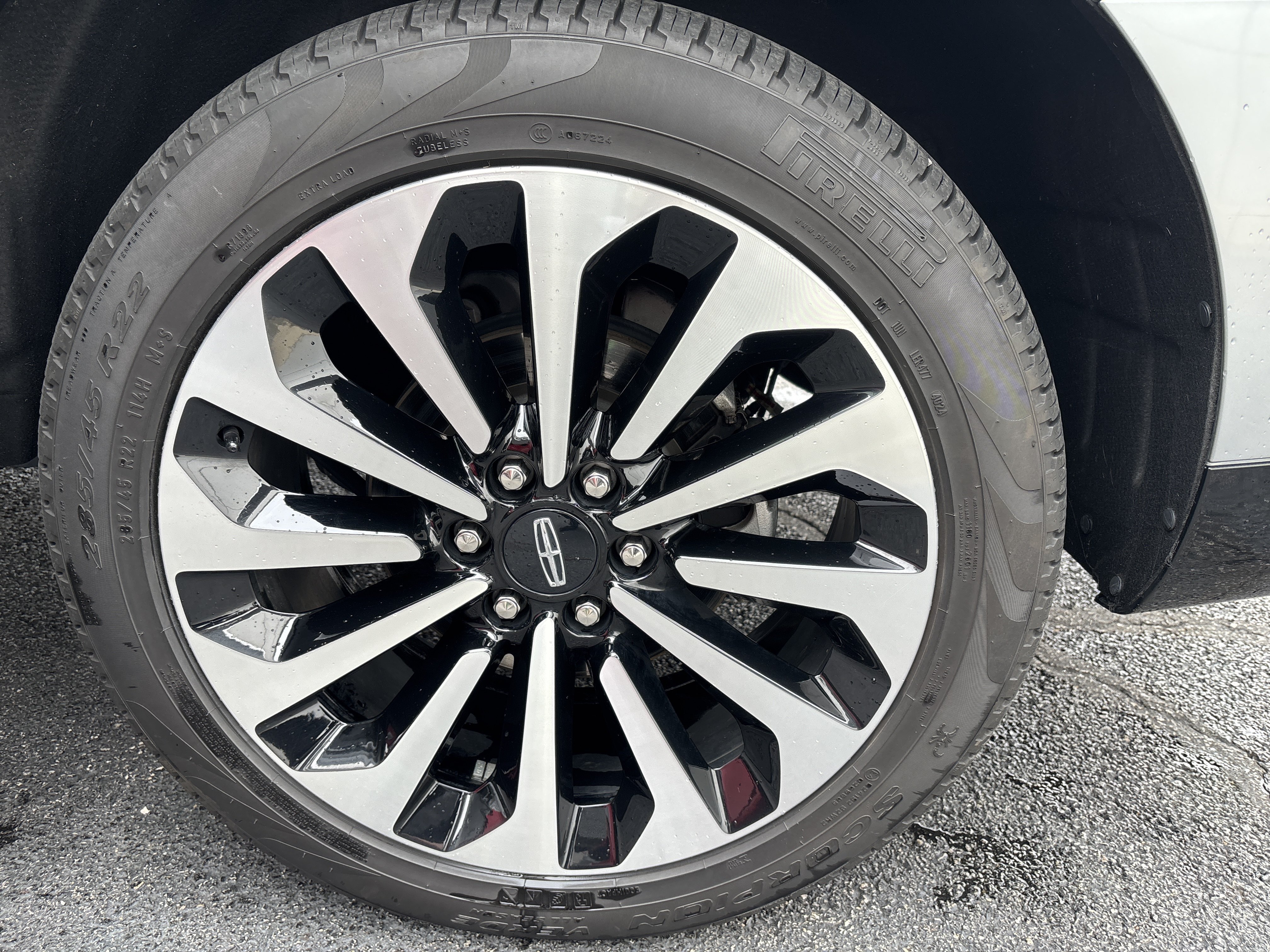 Used 2024 Lincoln Navigator Reserve AWD/4WD image 4