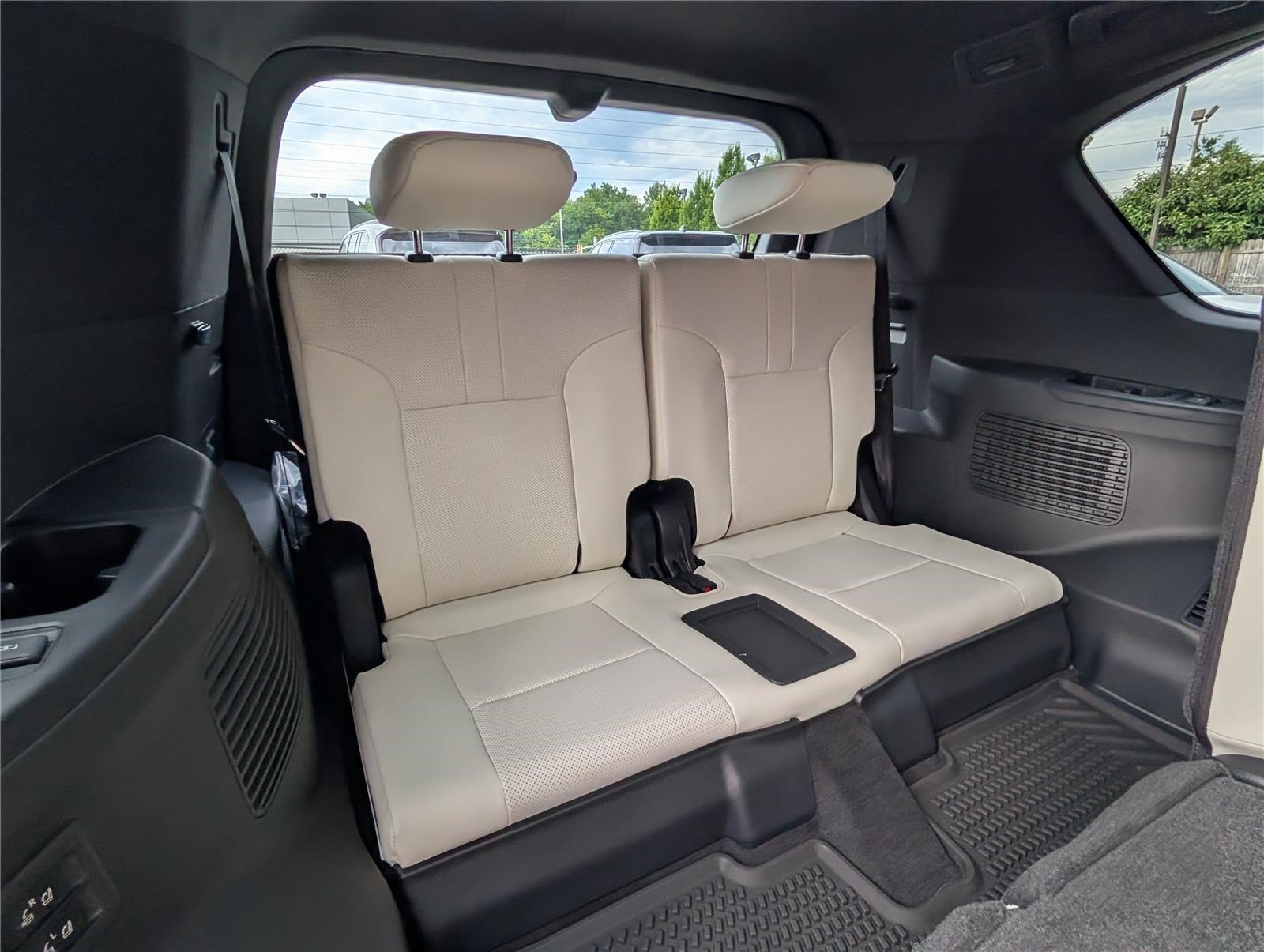 New 2026 Lexus LX 700h Luxury AWD/4WD image 9
