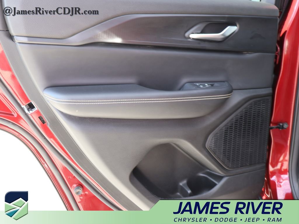 Used 2024 Jeep Grand Cherokee Altitude image 17