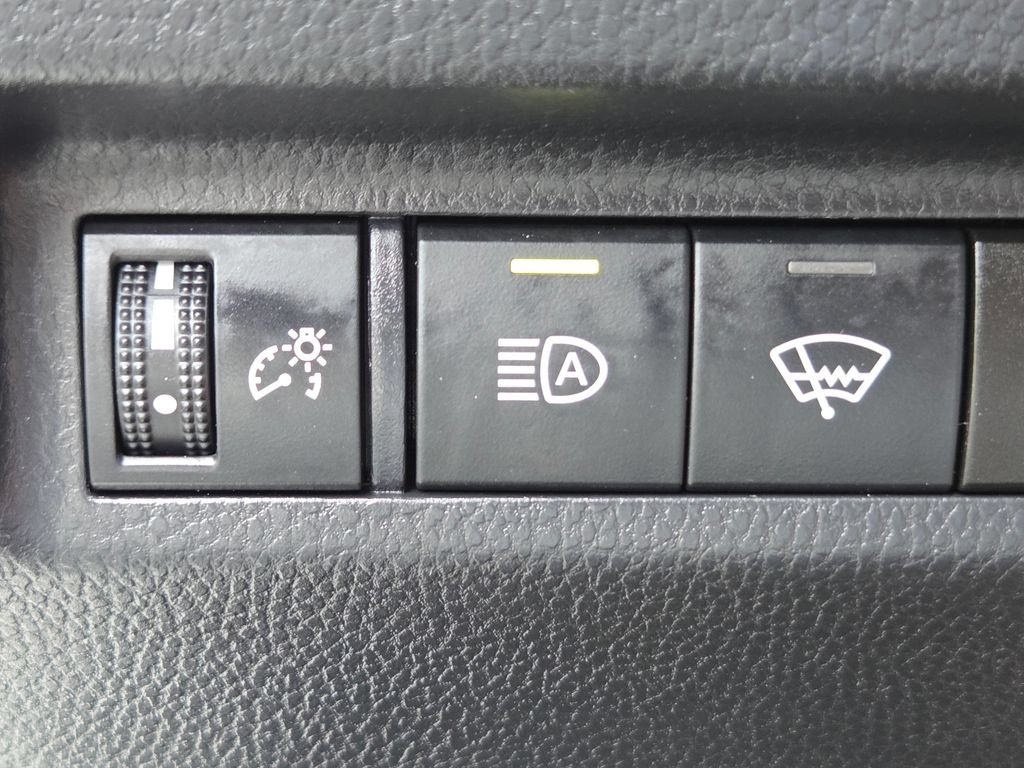Used 2019 Toyota RAV4 XLE Premium w/ Cold Weather Package AWD/4WD image 14