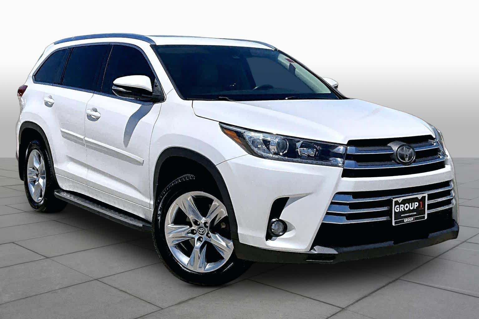 Used 2018 Toyota Highlander Limited FWD image 3