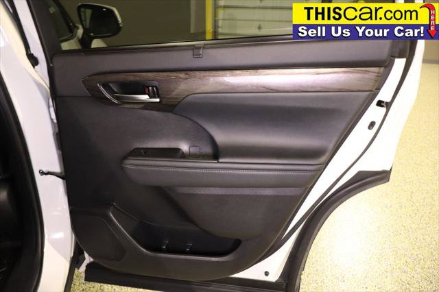 Used 2021 Toyota Highlander Platinum image 33
