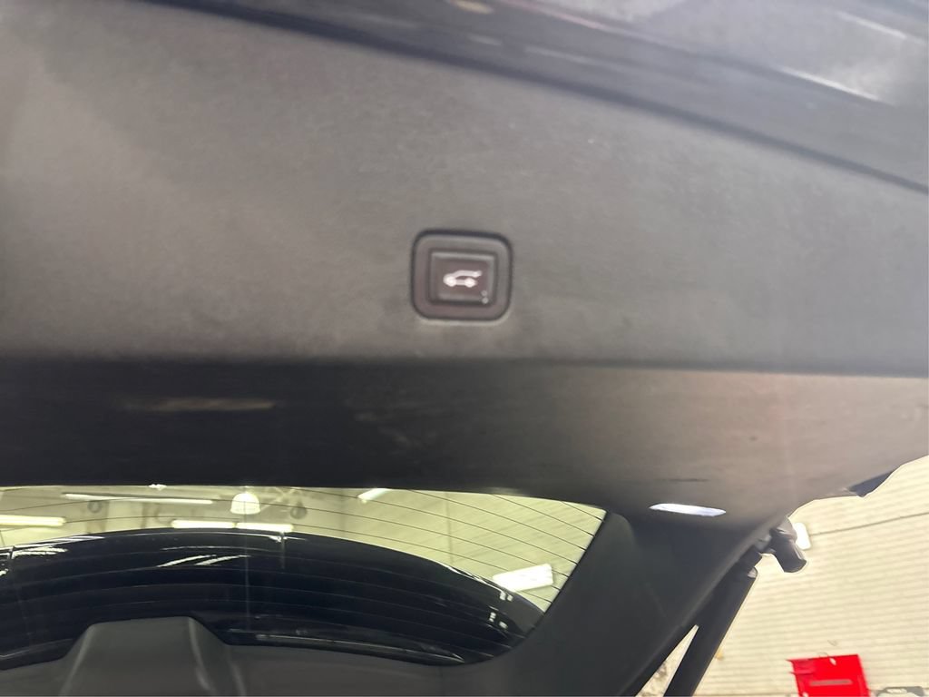 Used 2020 Cadillac XT6 Premium Luxury AWD/4WD image 14