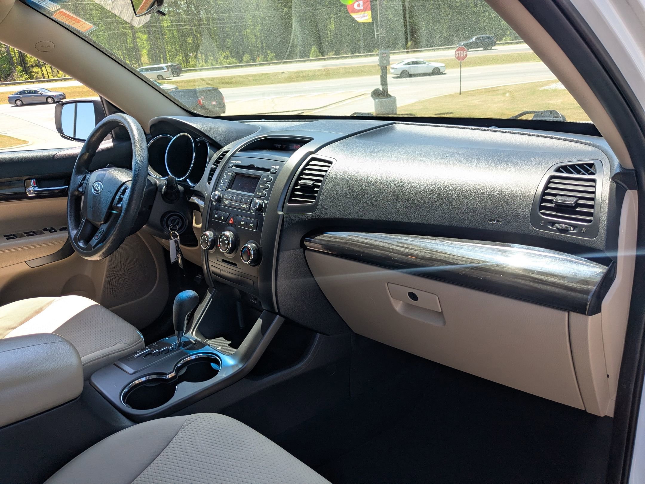 Used 2011 Kia Sorento LX image 25