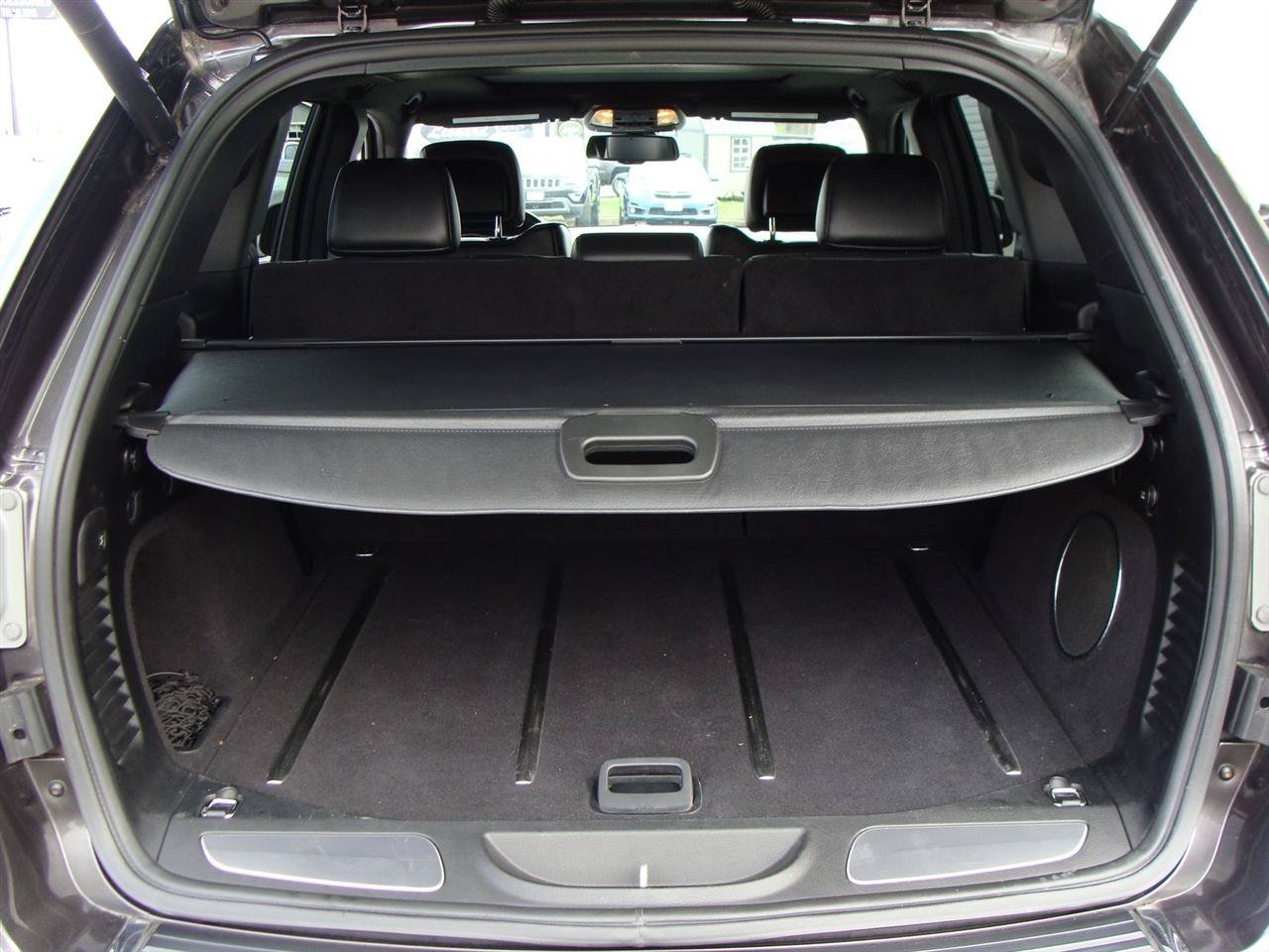 Used 2014 Jeep Grand Cherokee Overland AWD/4WD image 38