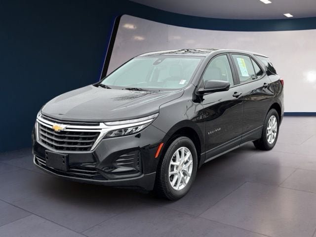 Used 2024 Chevrolet Equinox LS AWD/4WD image 1