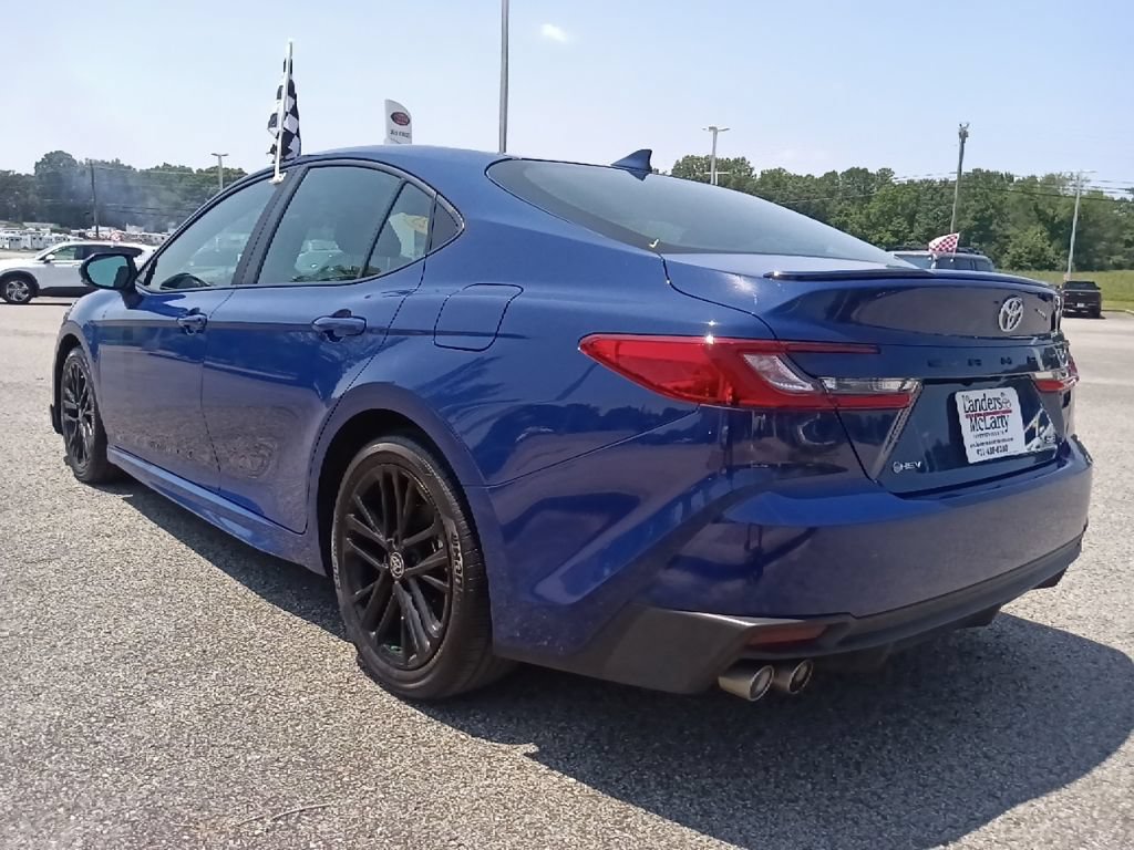 Used 2025 Toyota Camry SE w/ Convenience Package FWD image 5