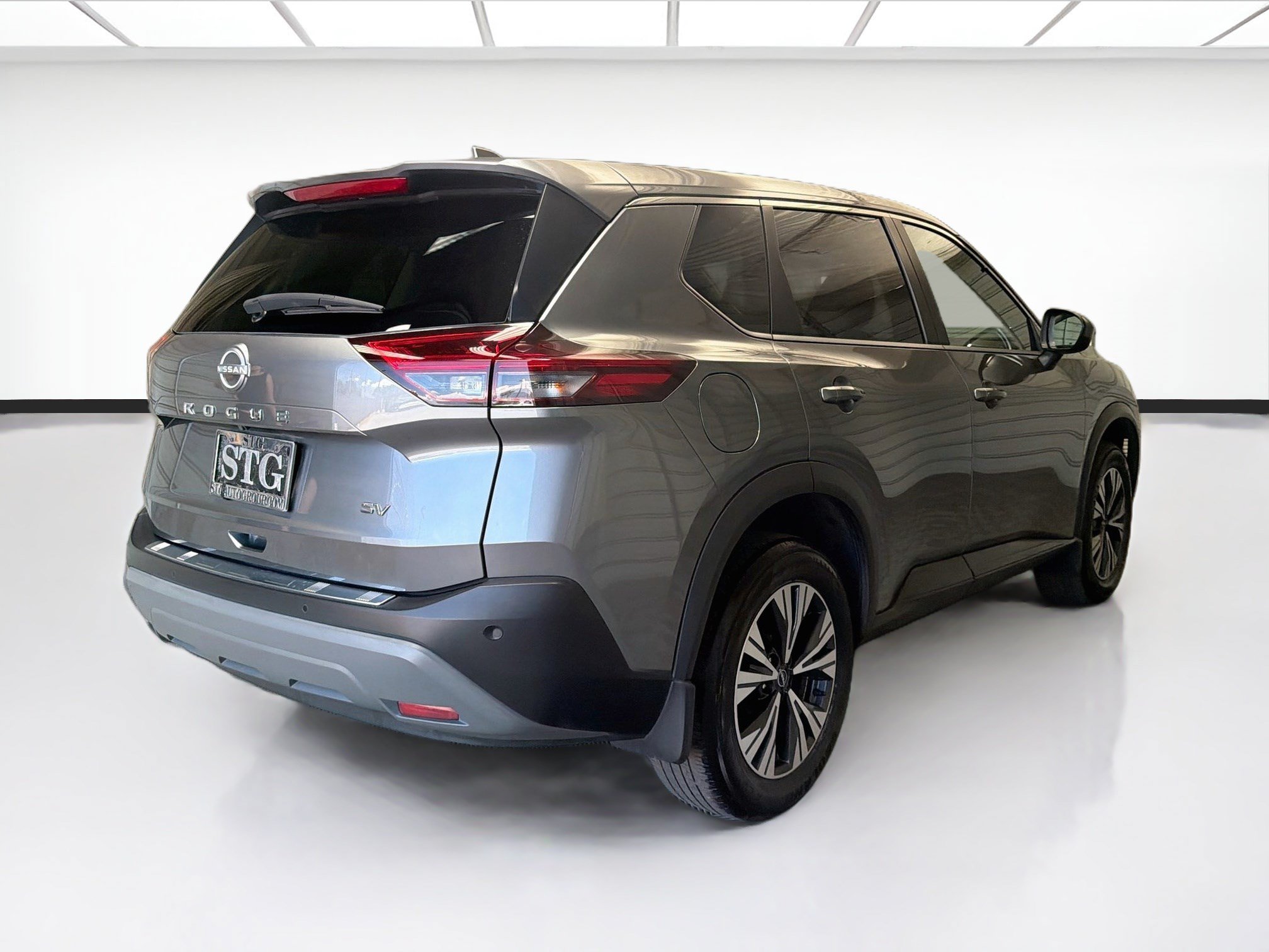 Used 2023 Nissan Rogue SV FWD image 4
