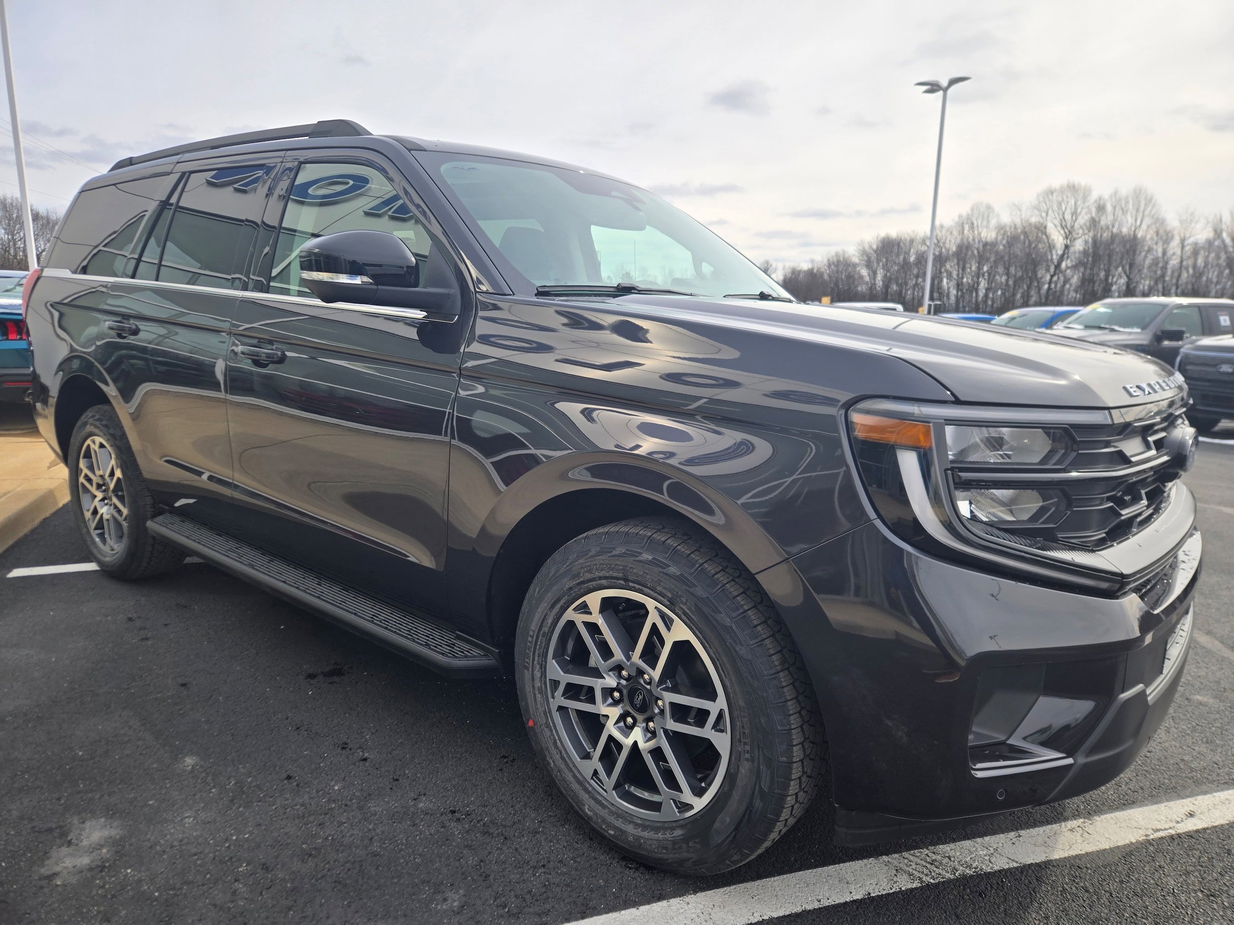 New 2026 Ford Expedition Active AWD/4WD image 3