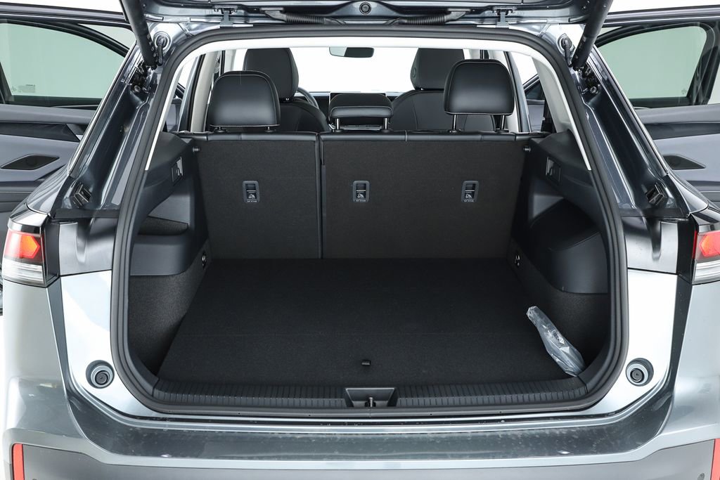 New 2026 Volkswagen Tiguan SE image 67