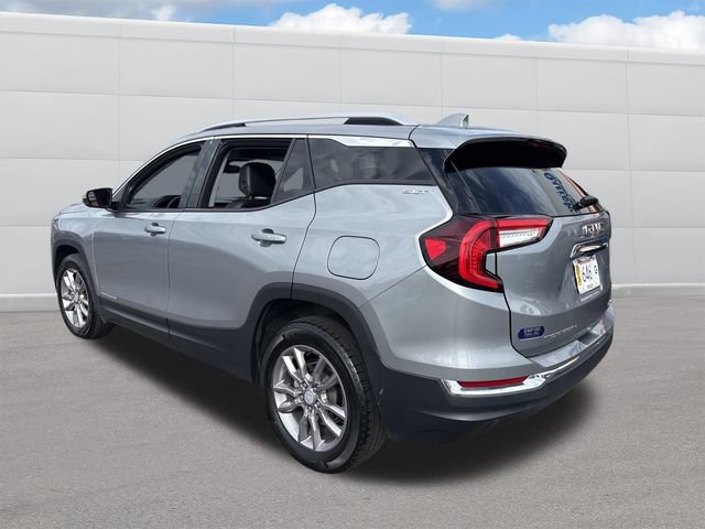 Used 2023 GMC Terrain SLT AWD/4WD image 3