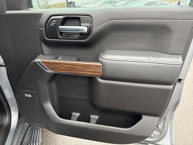 Used 2021 Chevrolet Silverado 1500 High Country w/ Technology Package image 16