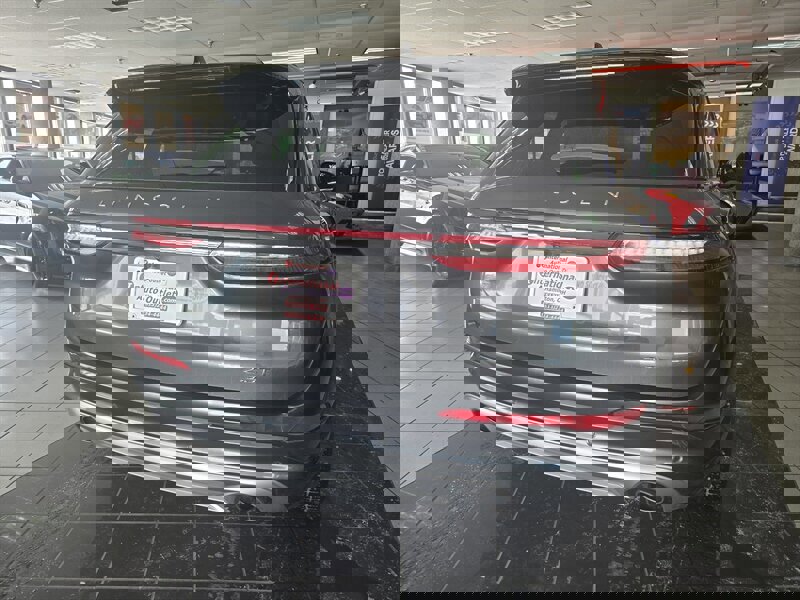 Used 2020 Lincoln Corsair Reserve w/ Equipment Group 201A image 5