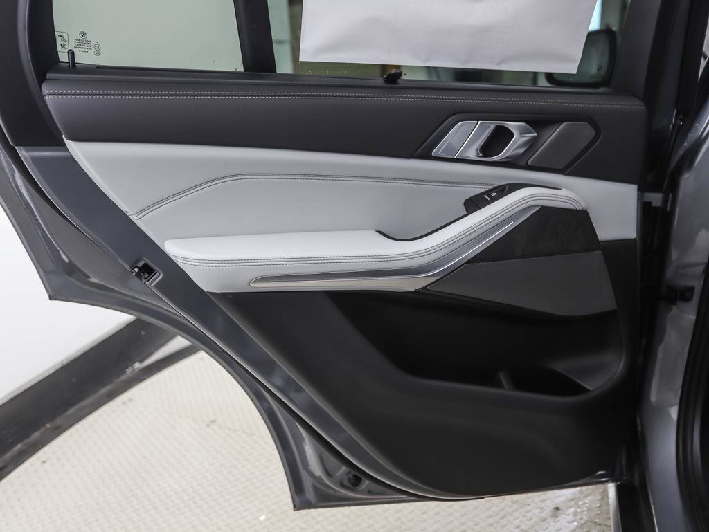 New 2026 BMW X5 xDrive40i w/ Executive Package image 20