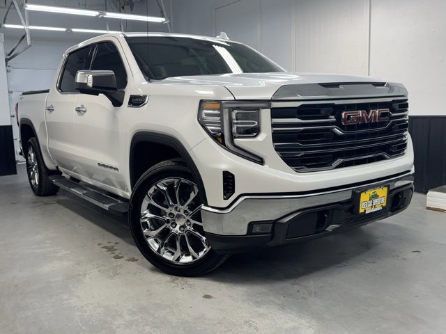 Used 2022 GMC Sierra 1500 SLT w/ SLT Convenience Package image 1