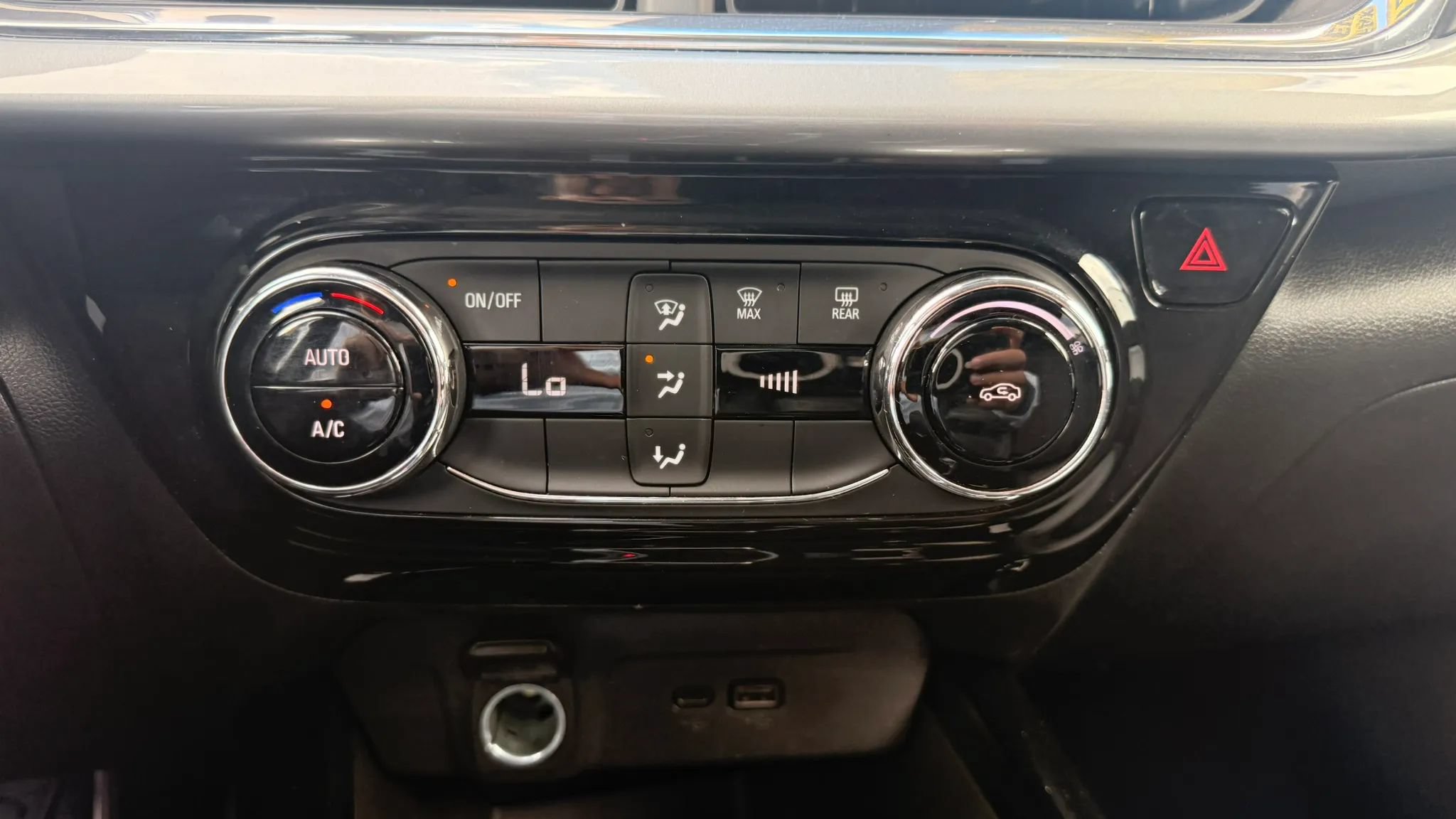 Used 2025 Chevrolet Trax LT FWD image 22