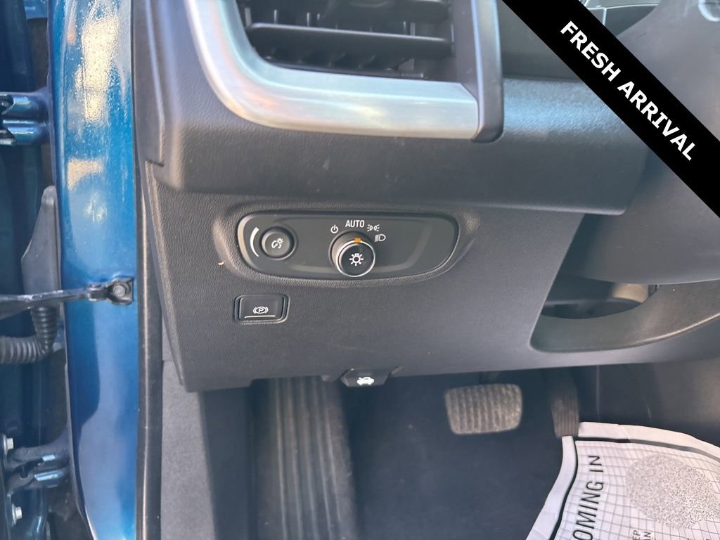 Used 2021 GMC Terrain SLE image 12